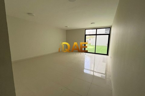 Villa asukohaga Mirdif, Dubai, AÜE: 4 magamistoaga, 144.2 m² Nr 517858