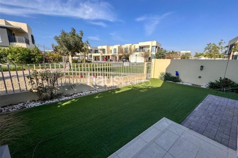 Villa à Dubai Hills Estate, Dubai, EAU: 4 chambres, 283 m2 № 627155