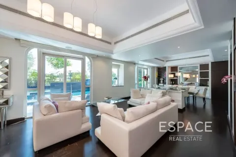 Dubai Sports City, Dubai, BAE’de satılık villa 5 yatak odası, 539 m&sup2; No 737916 - fotoğraf 7