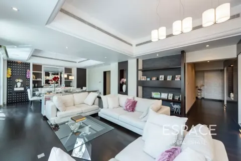 Dubai Sports City, Dubai, BAE’de satılık villa 5 yatak odası, 539 m&sup2; No 737916 - fotoğraf 4