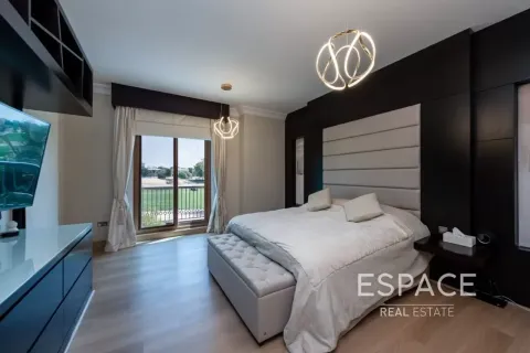 Dubai Sports City, Dubai, BAE’de satılık villa 5 yatak odası, 539 m&sup2; No 737916 - fotoğraf 11