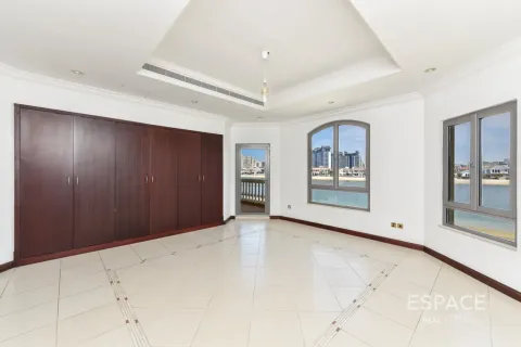 Müüa villa asukohaga Palm Jumeirah, Dubai, AÜE: 4 magamistoaga, 465 m² Nr 737917 - pilt 15