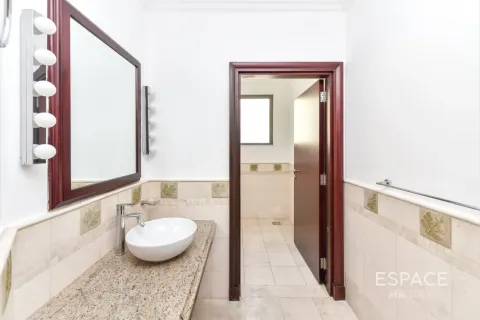 Müüa villa asukohaga Palm Jumeirah, Dubai, AÜE: 4 magamistoaga, 465 m² Nr 737917 - pilt 4