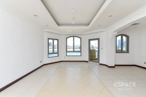Müüa villa asukohaga Palm Jumeirah, Dubai, AÜE: 4 magamistoaga, 465 m² Nr 737917 - pilt 12