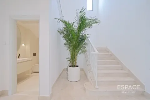 Villa en venta en Meadows, Dubai, EAU 4 dormitorios, 441 m2 № 737918 - foto 7
