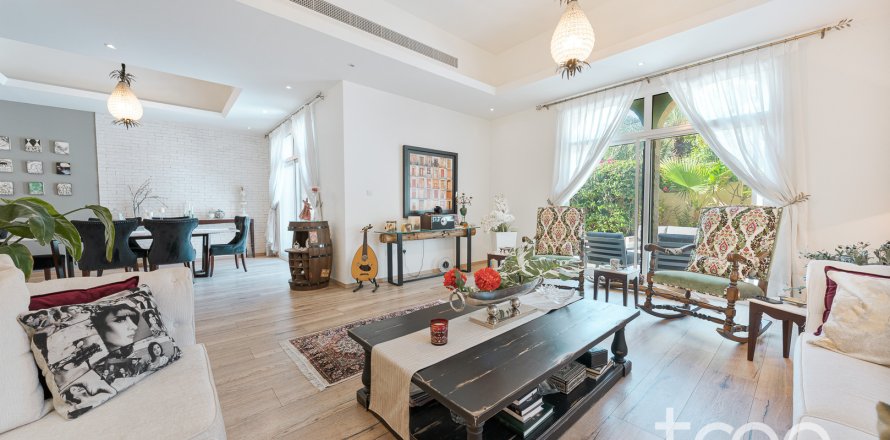 Villa i The Villa, Dubai, UAE 5 soveværelser, 371.61 kvm № 755418
