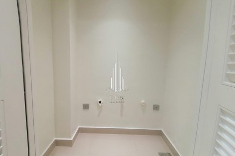 Apartamento en alquiler en Al Khalidiya, Abu Dhabi, EAU 3 dormitorios, 235.8 m2 № 572824 - foto 18