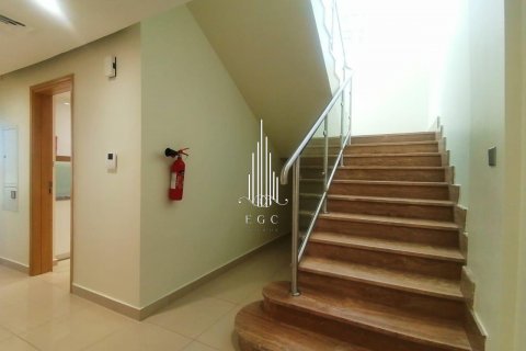 Apartamento en alquiler en Al Khalidiya, Abu Dhabi, EAU 3 dormitorios, 235.8 m2 № 572824 - foto 15