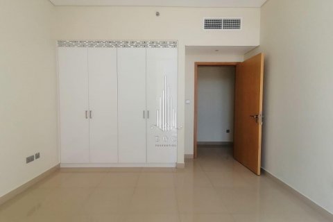 Apartamento en alquiler en Al Khalidiya, Abu Dhabi, EAU 3 dormitorios, 235.8 m2 № 572824 - foto 9