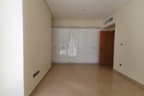 Apartamento en alquiler en Al Khalidiya, Abu Dhabi, EAU 3 dormitorios, 235.8 m2 № 572824 - foto 14