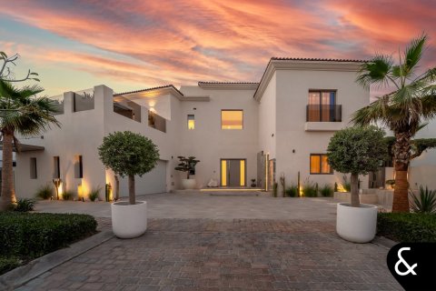 Vila u gradu Jumeirah Golf Estates, Dubai, UAE 5 spavaće sobe, 641 m2 Br. 698064