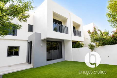Villa in Dubai Hills Estate, UAE 3 bedrooms, 203 sq.m. № 739936