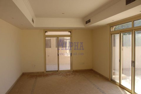 阿联酋 Ras Al Khaimah Al Hamra Village 待租 : 5 卧, 1300.6 平方米 , 编号709458 - 照片 3
