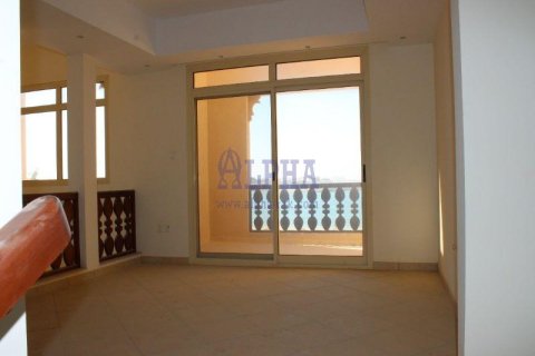 阿联酋 Ras Al Khaimah Al Hamra Village 待租 : 5 卧, 1300.6 平方米 , 编号709458 - 照片 4