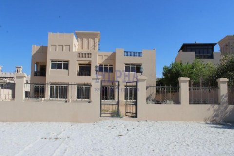 阿联酋 Ras Al Khaimah Al Hamra Village 待租 : 5 卧, 1300.6 平方米 , 编号709458 - 照片 2