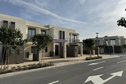 Řadový dům v Al Hamra Village, Ras Al Khaimah, SAE 2 ložnice, 136.9 m² Č.: 709460