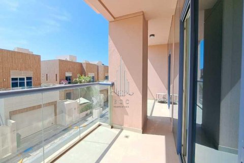 Lakás itt: The Marina, Abu Dhabi, EAE, 3 hálószoba, 240 m², azonosító: 535008
