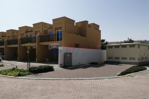 Rijtjeshuis te koop in Dubai, VAE 3 slaapkamers, 114.7 vr.m., nr 554825 - foto 2
