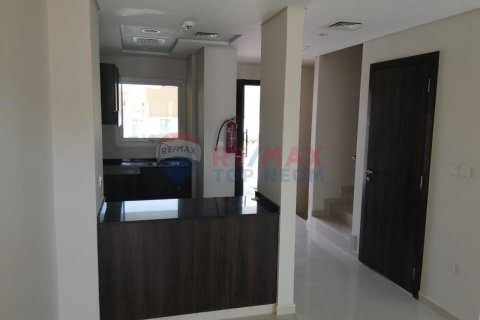 Rijtjeshuis te koop in Dubai, VAE 3 slaapkamers, 114.7 vr.m., nr 554825 - foto 4