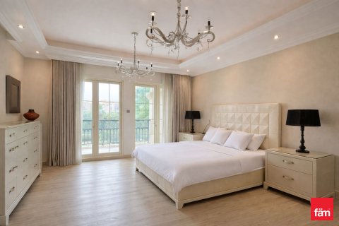 Vila di Jumeirah Islands, Dubai, UAE 4 bilik tidur, 988.2 meter persegi № 702268 - foto 13
