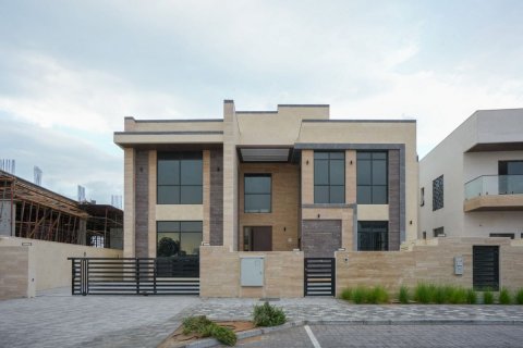 Commercieel vastgoed in Yas Island, Abu Dhabi, VAE 876 vr.m. nr 595049