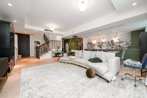 Villa a Motor City, Dubai, EAU 3 camere da letto, 240 mq. № 766640