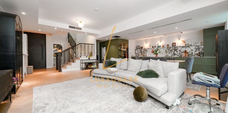 Villa a Motor City, Dubai, EAU 3 camere da letto, 240 mq. № 766640