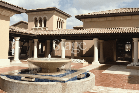 Vila v Jumeirah Golf Estates, Dubai, SAE 5 ložnice, 263 m² Č.: 737564 - fotografie 11