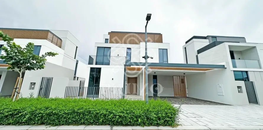 Villa à Al Warsan, Dubai, EAU: 4 chambres, 449 m2 № 712613
