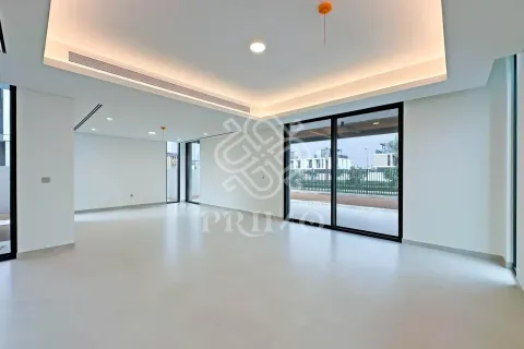 Villa à louer à Al Warsan, Dubai, EAU 4 chambres, 449 m2 № 712613 - photo 5