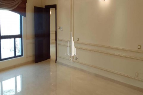 Villa til salg i Al Bateen, Abu Dhabi, UAE 10 soveværelser, 1800 kvm № 549012 - foto 8