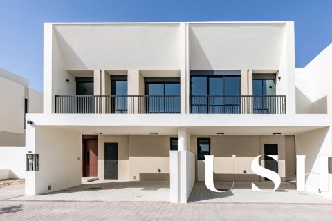 Adosado en Town Square, Dubai, EAU 4 dormitorios, 296 m² № 621101
