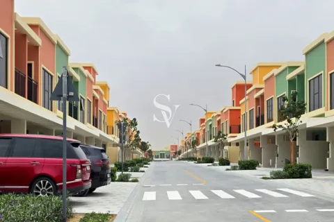 Maison de ville à Damac Lagoons, Dubai, EAU: 5 chambres, 287 m2 № 720099