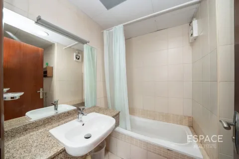 Villa en alquiler en Jumeirah Village Circle, Dubai, EAU 3 dormitorios, 307 m2 № 738132 - foto 9