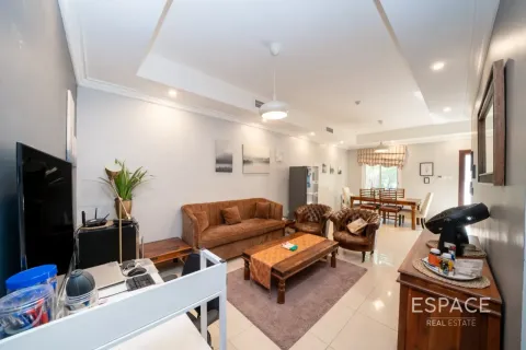 Villa en alquiler en Jumeirah Village Circle, Dubai, EAU 3 dormitorios, 307 m2 № 738132 - foto 4