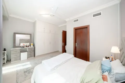 Villa en alquiler en Jumeirah Village Circle, Dubai, EAU 3 dormitorios, 307 m2 № 738132 - foto 7