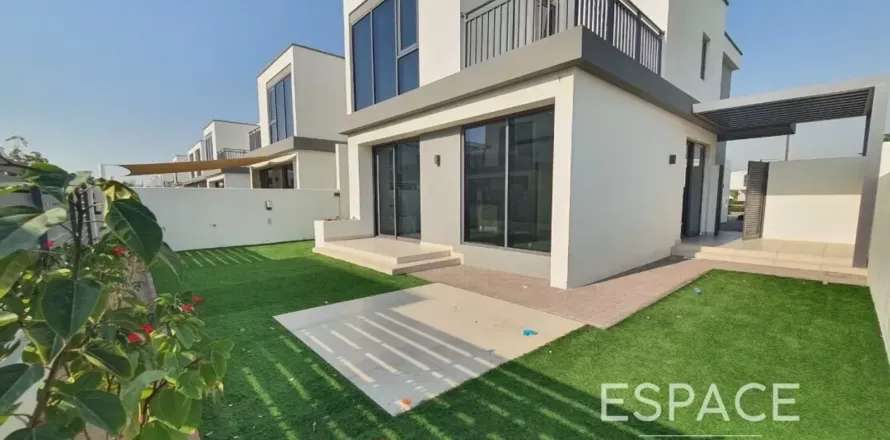 Villa à Dubai Hills Estate, Dubai, EAU: 4 chambres, 230 m2 № 738424