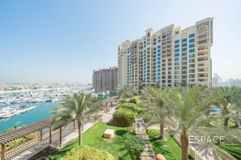 Wohnung in Palm Jumeirah, Dubai, VAE: 2 Schlafzimmer, 180 m2 Nr. 738421