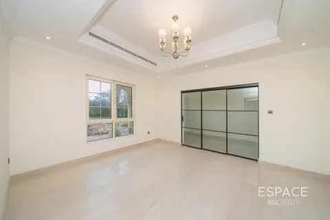 Villa à louer à Jumeirah Islands, Dubai, EAU 5 chambres, 604 m2 № 738423 - photo 2