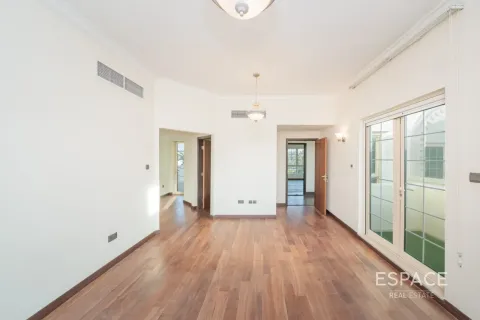 Vila u gradu Jumeirah Islands, Dubai, UAE 5 spavaće sobe, 604 m2 Br. 738423 - Slika 13