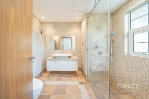 Villa à louer à Jumeirah Islands, Dubai, EAU 5 chambres, 604 m2 № 738423 - photo 8