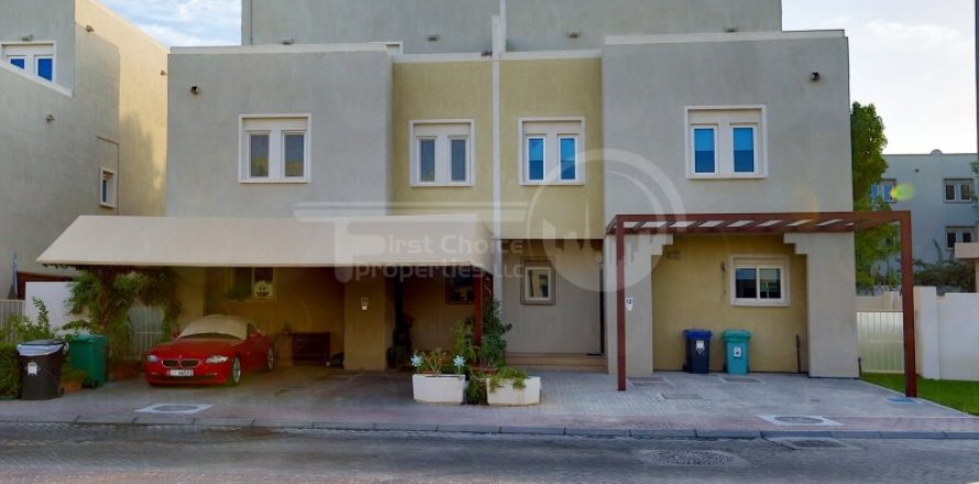 Villa a Abu Dhabi, EAU 3 camere da letto, 225.2 mq. № 410509