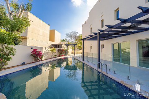 Vilă de închiriat în Meadows, Dubai, EAU 5 dormitoare, 576 mp.  №418924 - poză 25