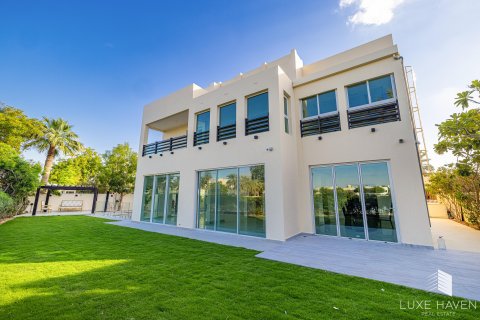 Villa in Meadows, Dubai, VAE 5 slaapkamers, 576 vr.m. nr 418924