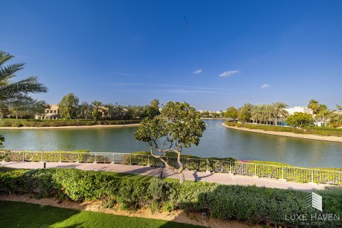 Vilă de închiriat în Meadows, Dubai, EAU 5 dormitoare, 576 mp.  №418924 - poză 2