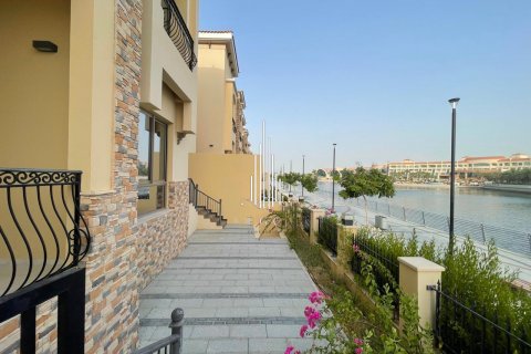 Villa i Al Raha Beach, Abu Dhabi, Emiratene 5 soverom, 471.9 kvm nr. 476950