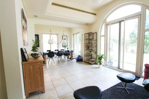 Vila u gradu Dubai Sports City, UAE 4 spavaće sobe, 350 m2 Br. 626469 - Slika 7