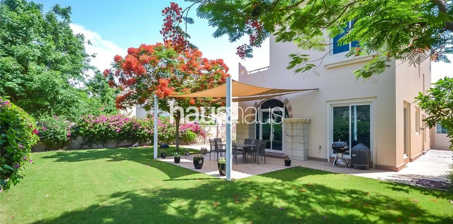 Vila u gradu Dubai Sports City, UAE 4 spavaće sobe, 350 m2 Br. 626469