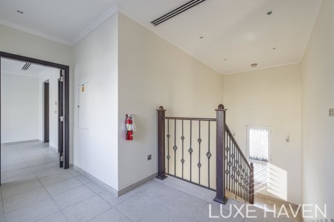 Villa in Jumeirah Park, Dubai, UAE 3 bedrooms, 284.75 sq.m. № 380162 - photo 9