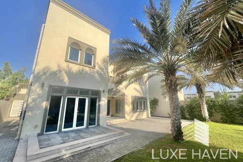Villa in Jumeirah Park, Dubai, UAE 3 bedrooms, 284.75 sq.m. № 380162 - photo 17